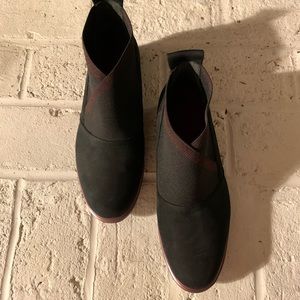 Munro | Black Kinston Booties 9.5W